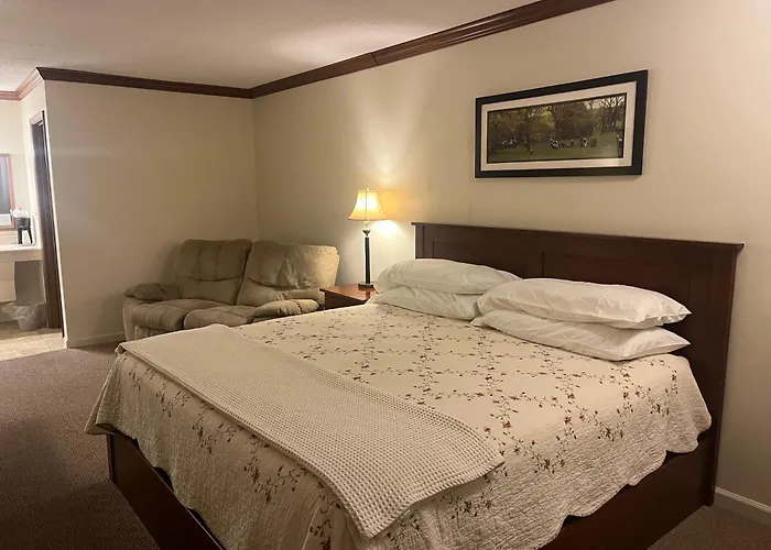 Inn Country Arthur